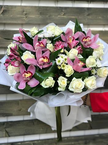 Букет цветов из: Розы и Хризантемы в Глотовке