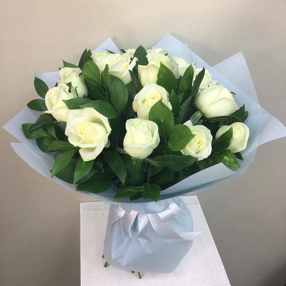 Букет 15 Белых роз Проуд в Глотовке