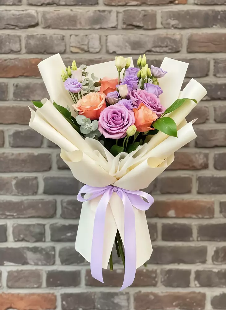 Букет цветов из: Лизиантусы и Розы в Глотовке