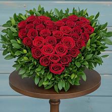 Цветочная композиция из Розы в виде сердца в Глотовке