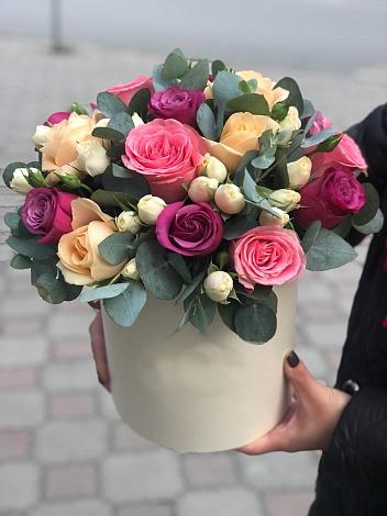 Цветочная композиция из Розы в шляпной коробке в Глотовке