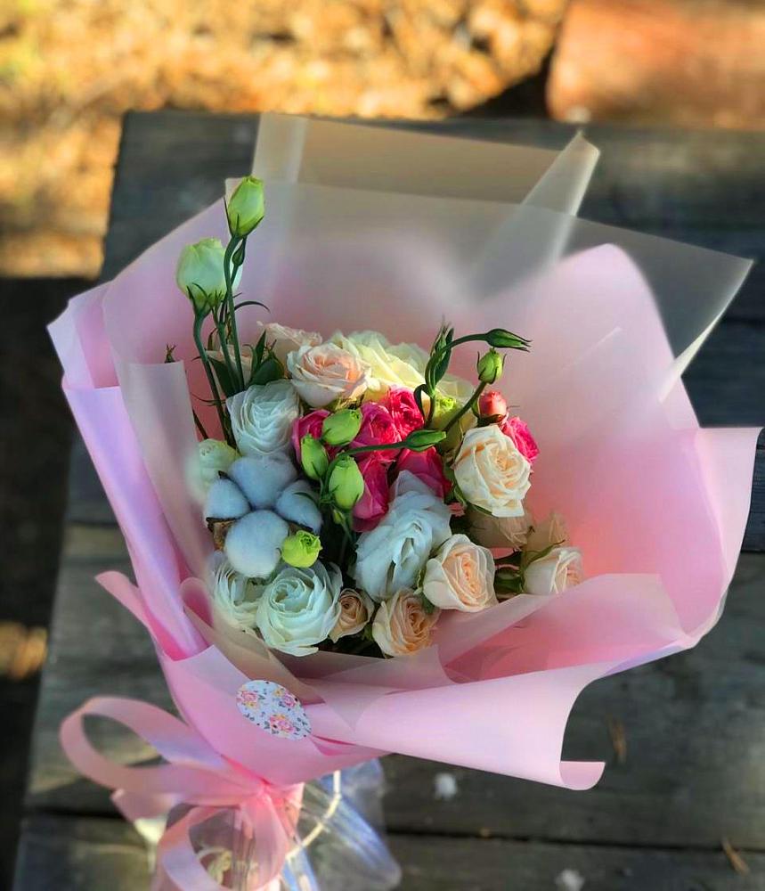 Букет цветов из: Розы и Лизиантусы в Глотовке