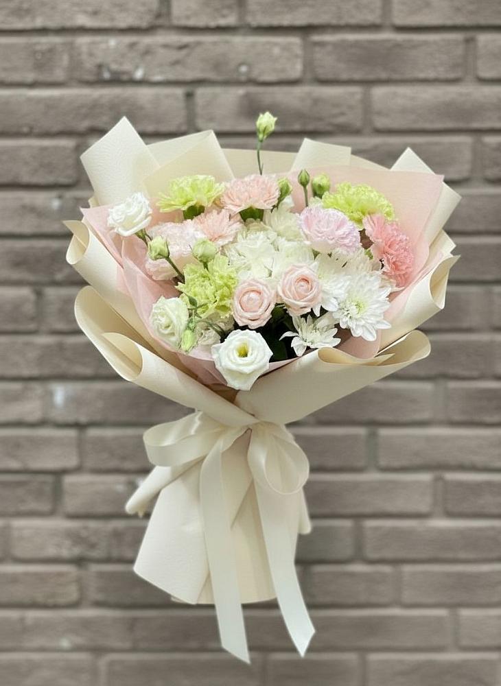 Букет цветов из: Гвоздики, Розы, Лизиантусы и Хризантемы в Глотовке