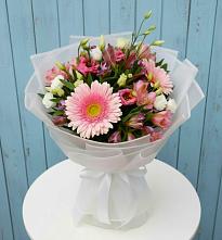 Букет цветов из:  Герберы, Альстромерии и Лизиантусы #REPLACE_PRED# Глотовке