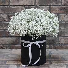 Цветочная композиция из Гипсофила в шляпной коробке в Глотовке