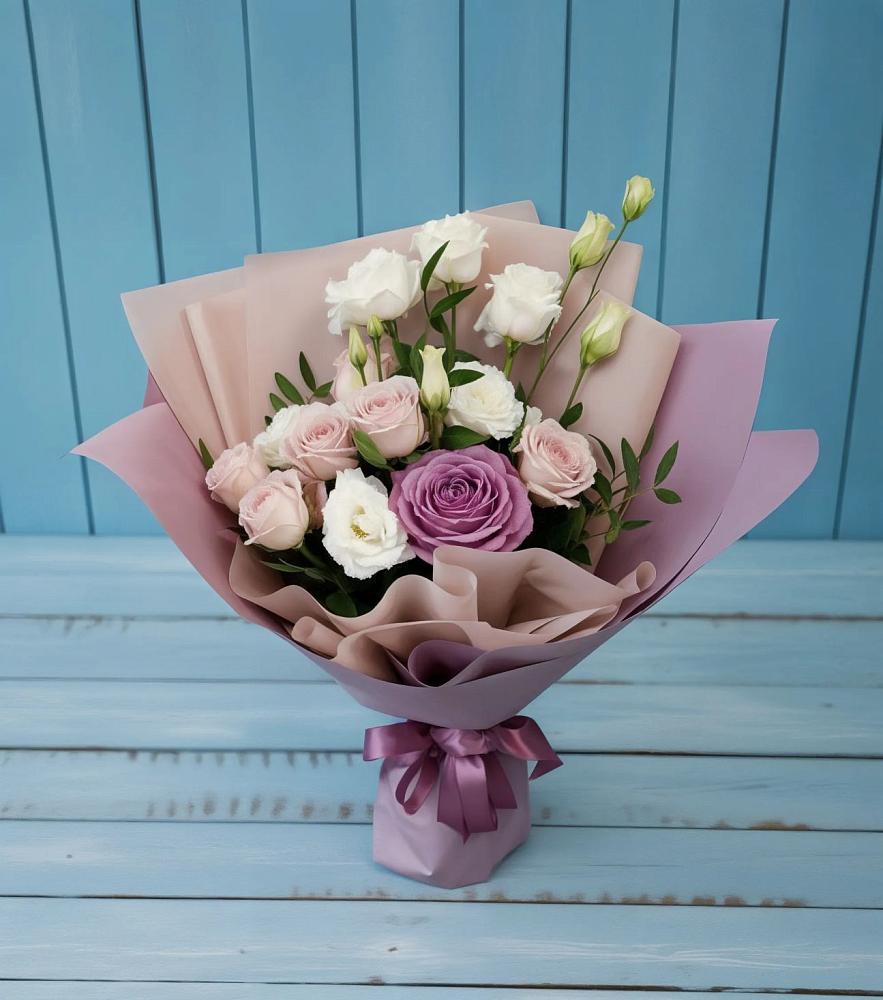 Букет цветов из: Розы и Лизиантусы в Глотовке